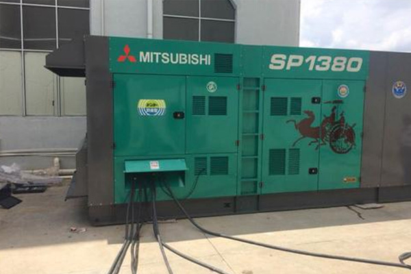 壤塘为什么有些柴油发电机组的输出电压可以调节？