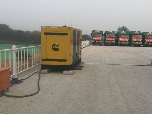 壤塘电力系统的稳定性和设备兼容性如何影响发电机组的频率规格？